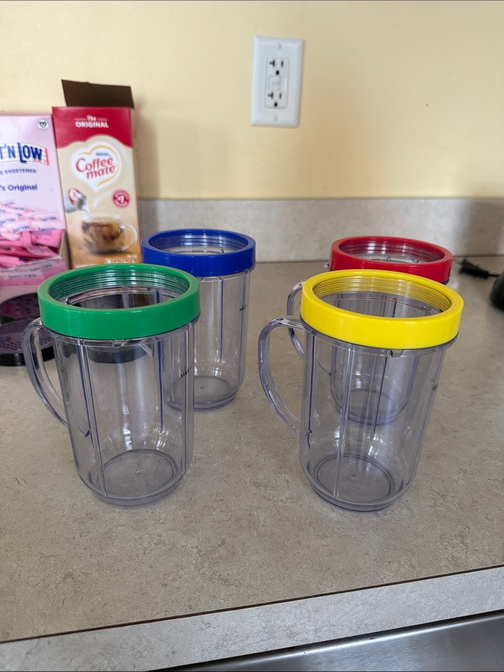 Compact Blender Set - Silver with Multi-Color Cups - Picture 3 of 5